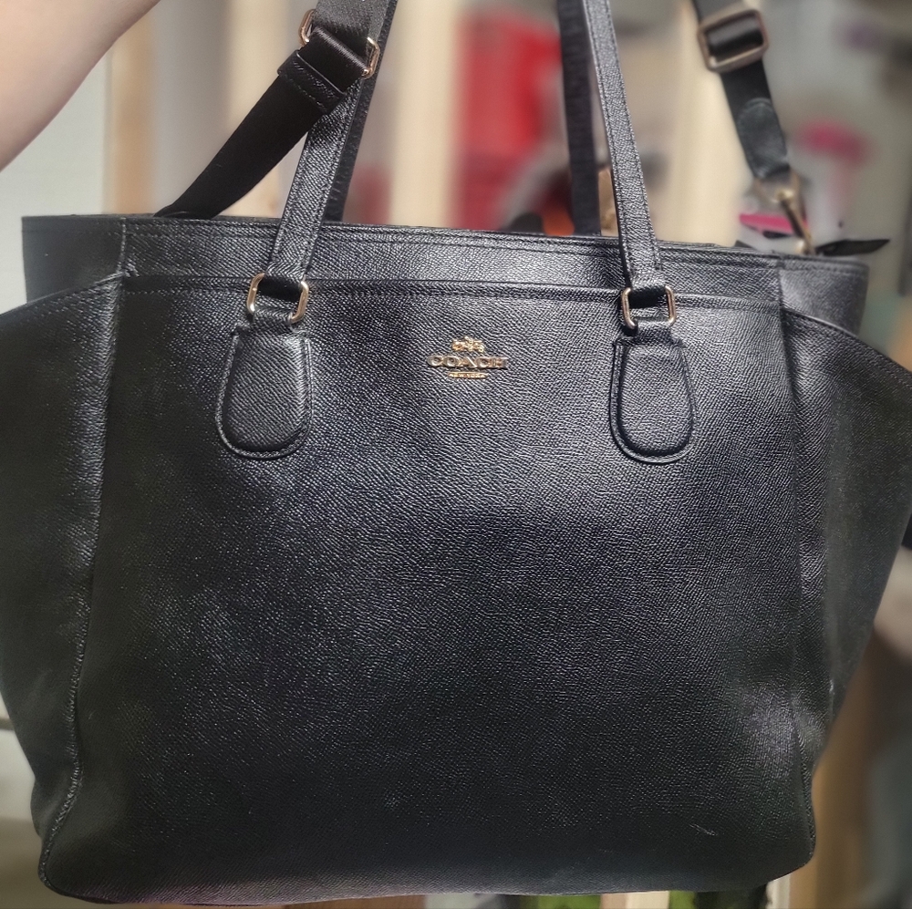 AUTHENTIC 2016 black  leather Coach Baby bag. Has shoulder strap and handles. - Picture 11 of 16